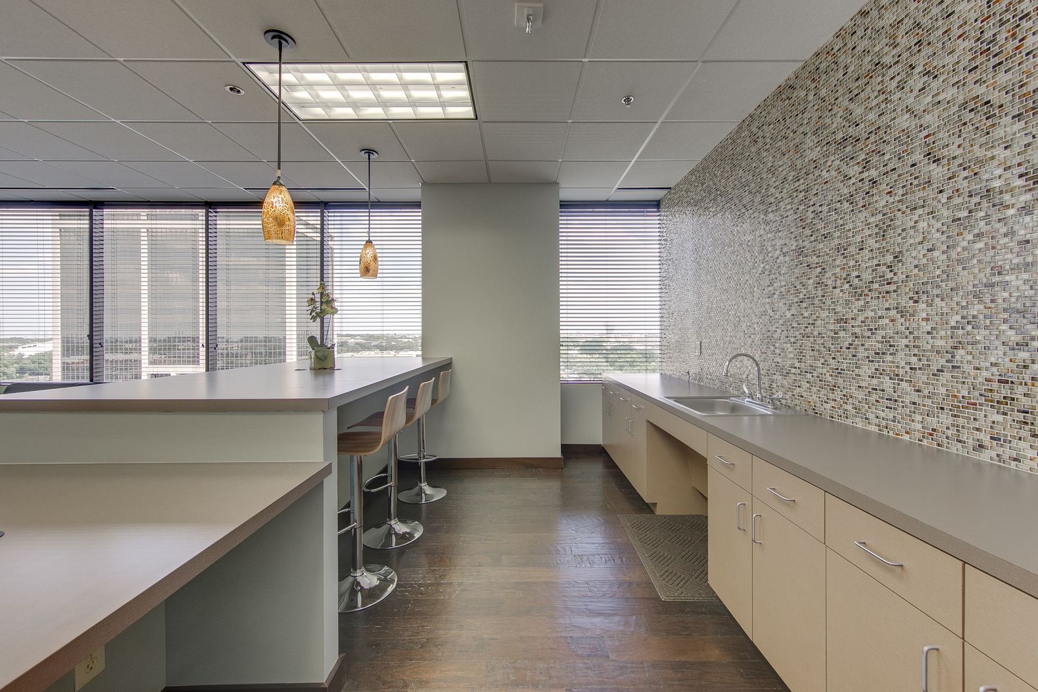4100 Spring Valley Rd, Dallas, TX 75244